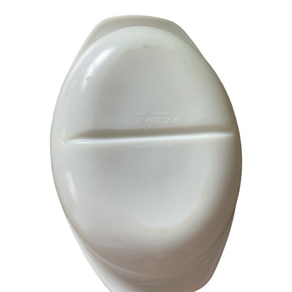 Vintage Pyrex 1 1/2 Qt Split White Serving Dish - Picture 4 of 4